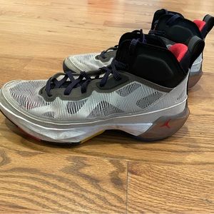 Nike Jordan’s Men’s Size 10